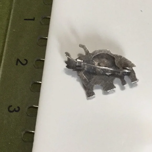 Vintage Elephant Couple Love 💗 Brooch Sterling Silver Heavier. Adorable 925 - Picture 3 of 4